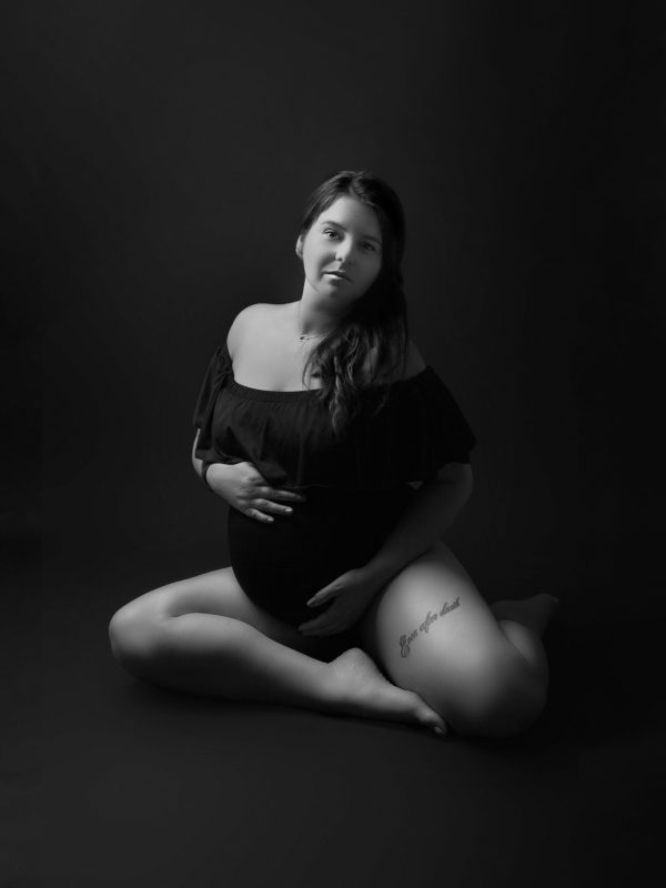 GROSSESSE ANGELIQUE N&B-1