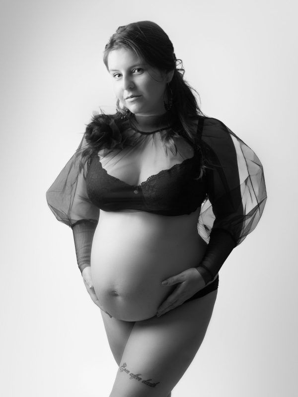 GROSSESSE ANGELIQUE N&B-7